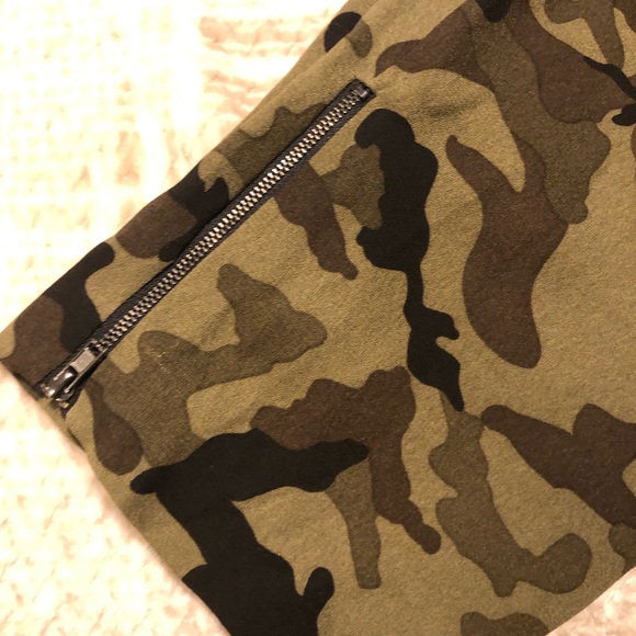 Forever 21 overalls - Picture 2 of 4